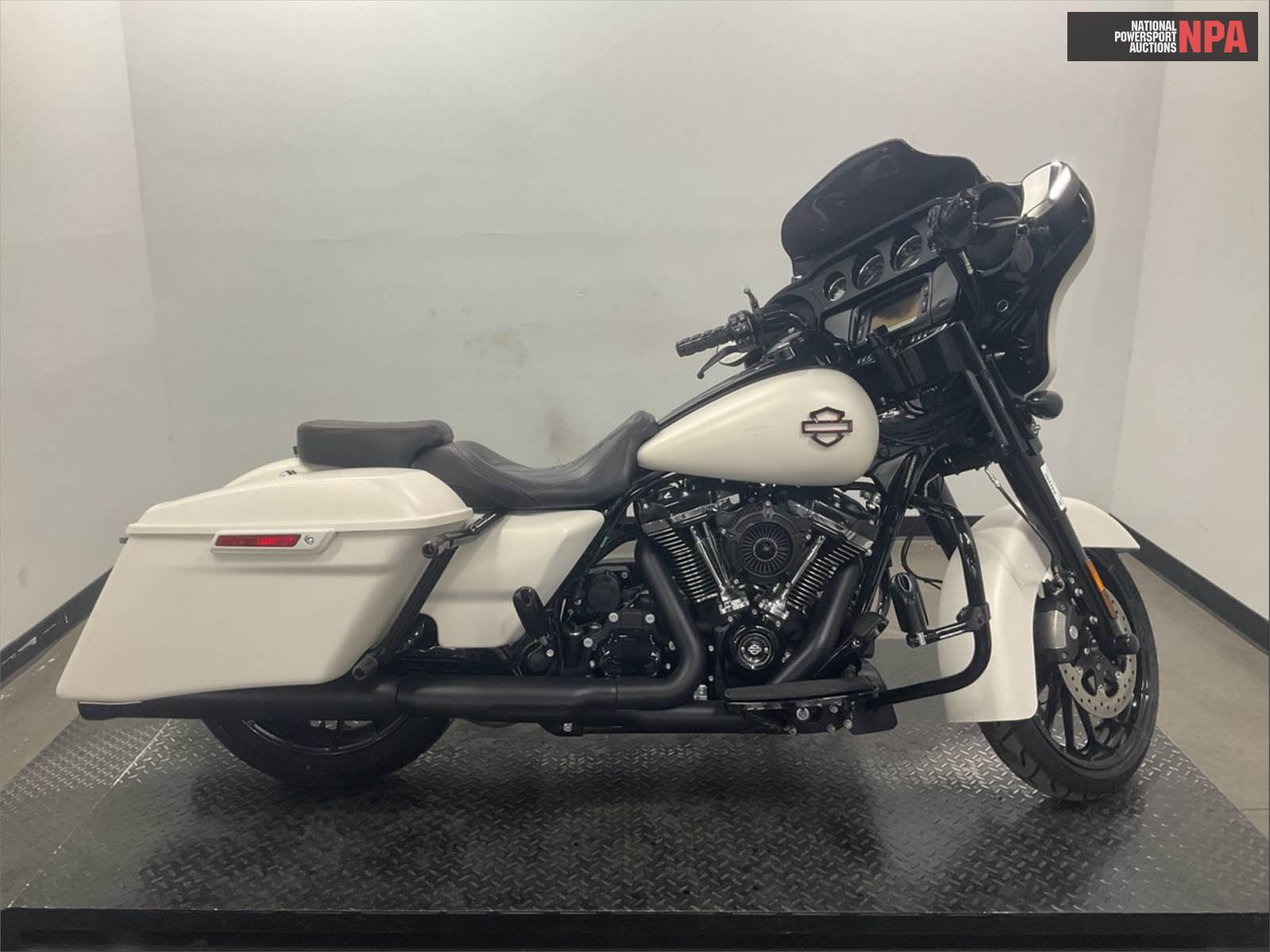 1HD1KRC11JB663069 2018 HARLEY-DAVIDSON FLHXS STREET GLIDE SPECIAL photo no. 1