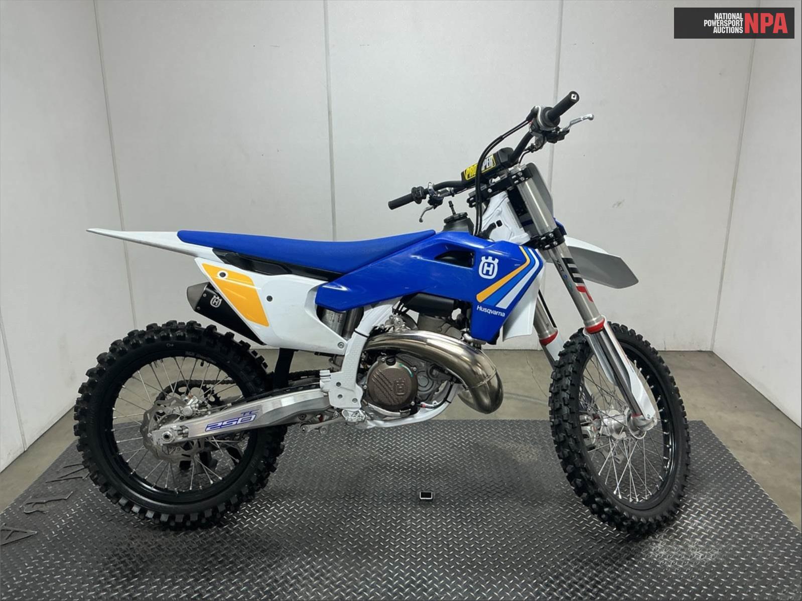 2025 husqvarna   (VIN: VBKUXM230SM238565)